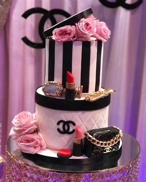 luxury pink chanel cake.